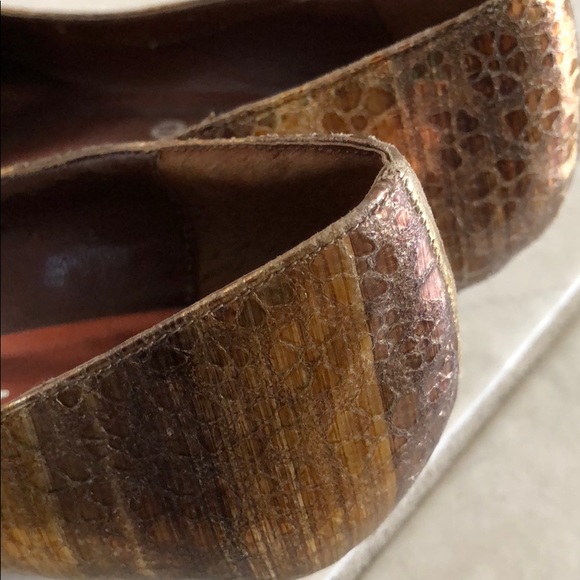 Bronze peep toe kitten heel pumps - Picture 8 of 8